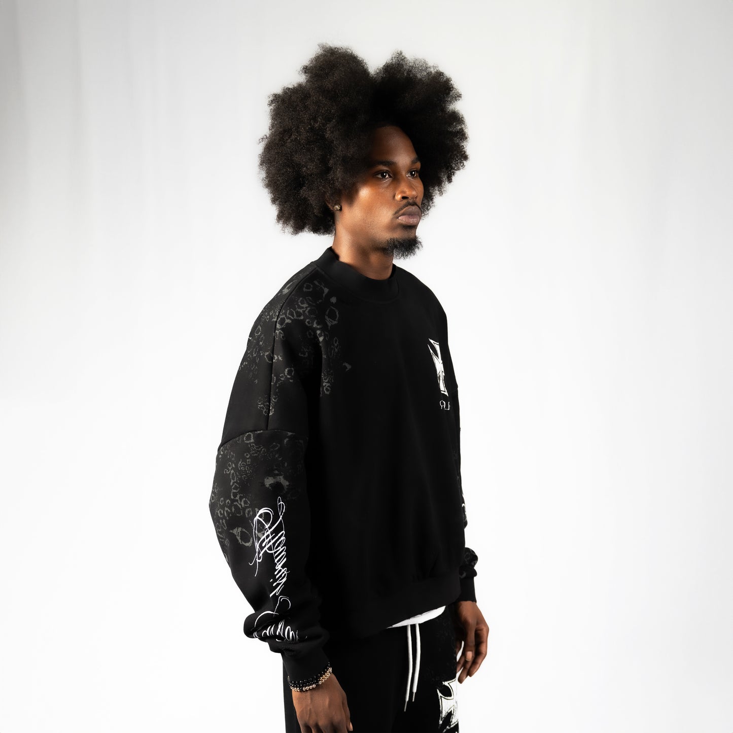 BLACK LEOPARD CREWNECK