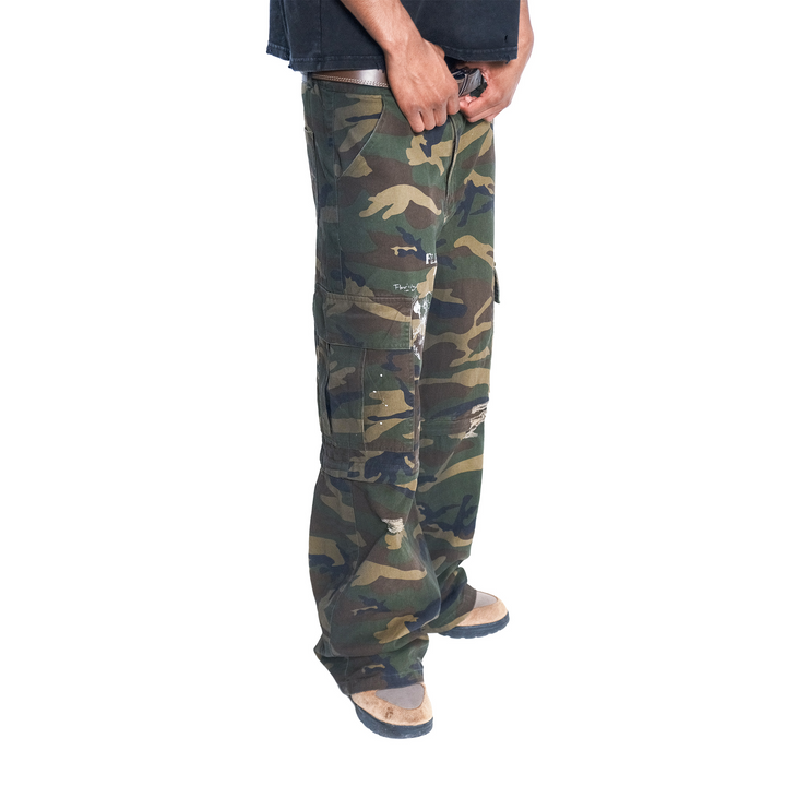 SLIT CAMO CARGOS