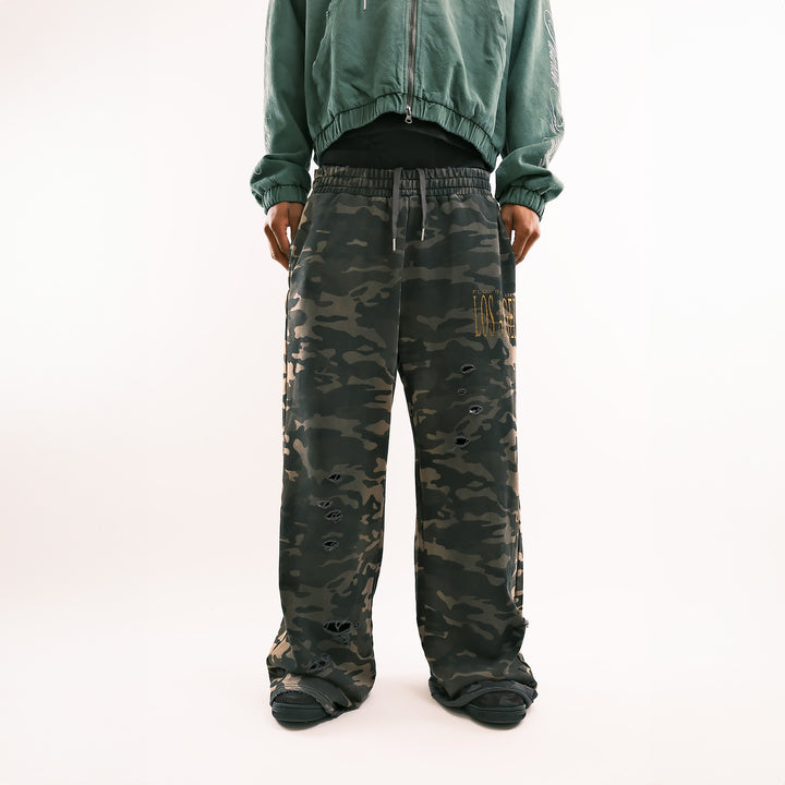 SCARCITY CAMO SWEATS