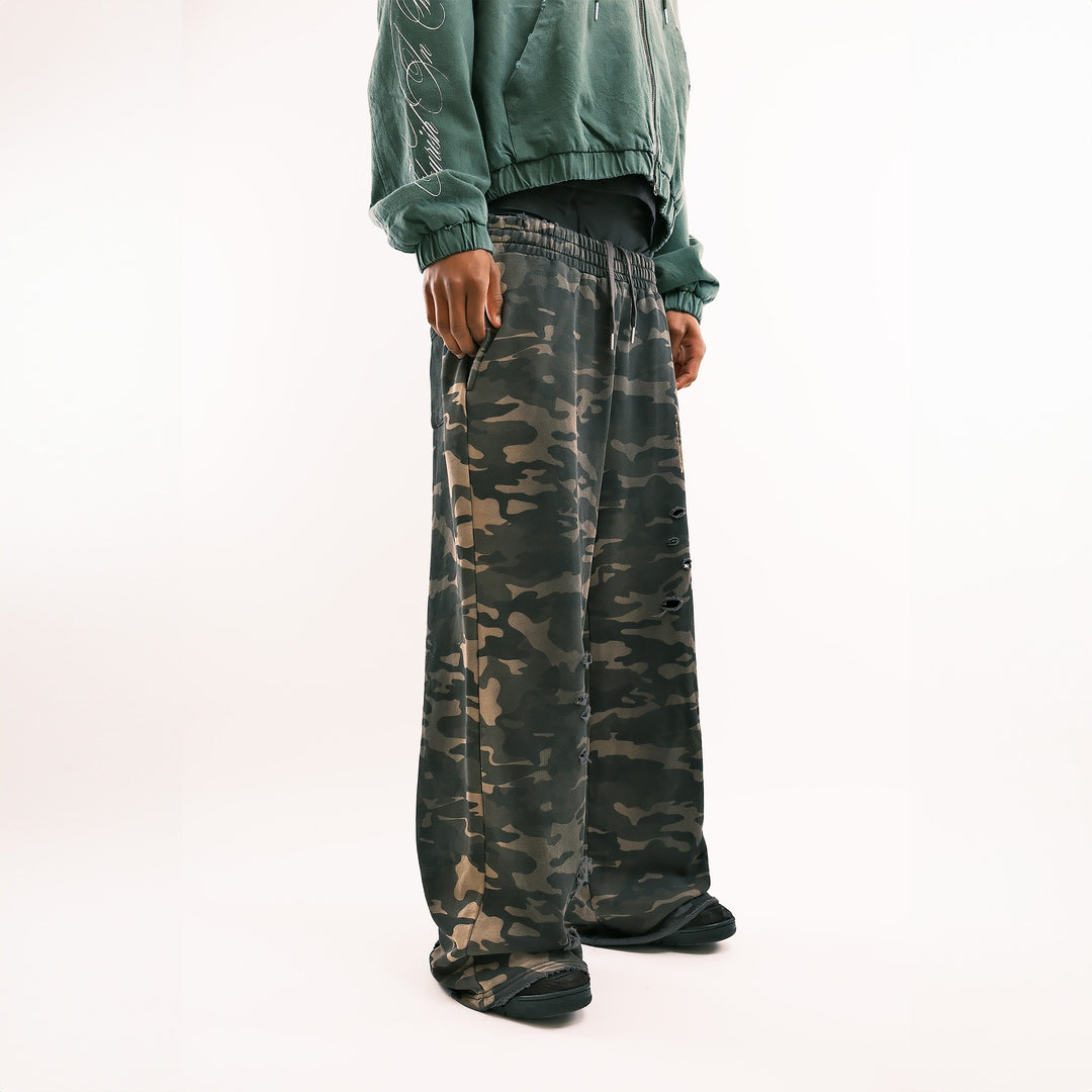 SCARCITY CAMO SWEATS