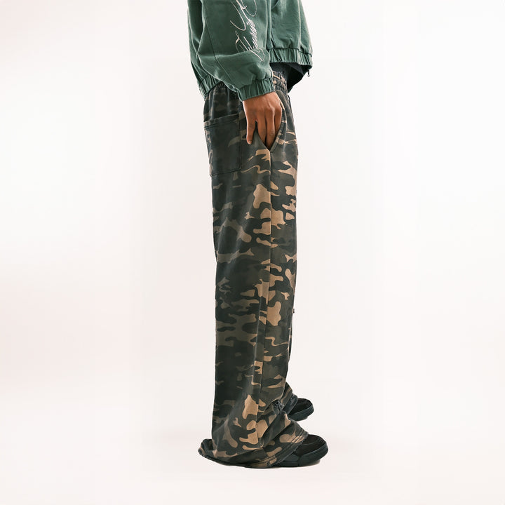 SCARCITY CAMO SWEATS
