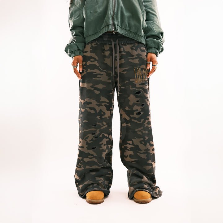 SCARCITY CAMO SWEATS