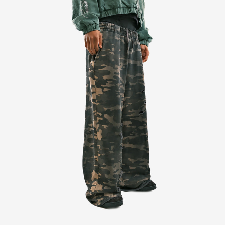 SCARCITY CAMO SWEATS