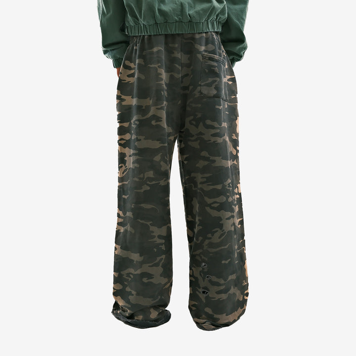 SCARCITY CAMO SWEATS