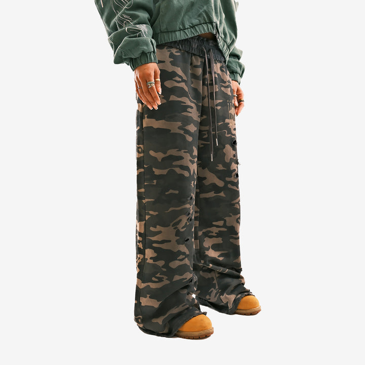SCARCITY CAMO SWEATS